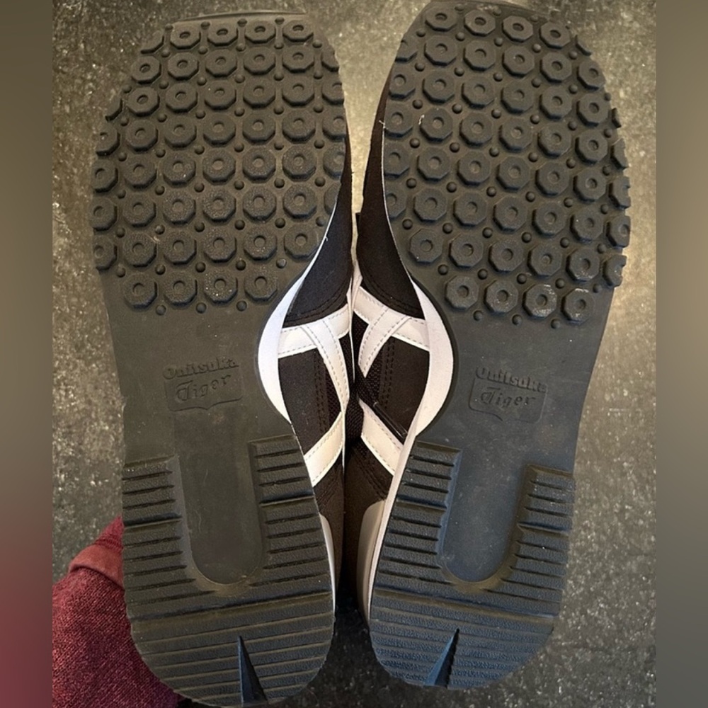Onitsuka Tiger Shoes - Picture 5 of 9